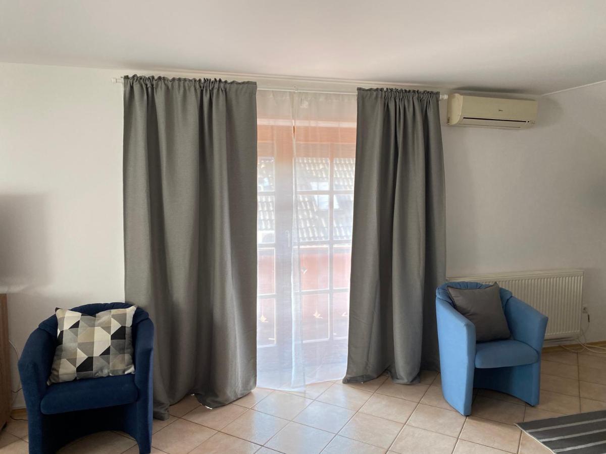 Haus Lucia Apartment Eger Luaran gambar