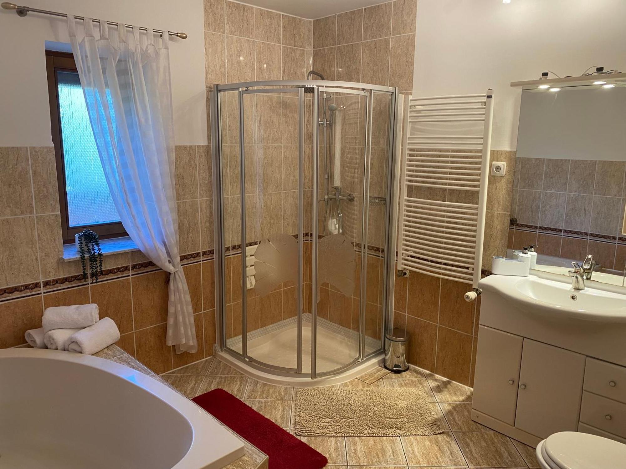 Haus Lucia Apartment Eger Luaran gambar