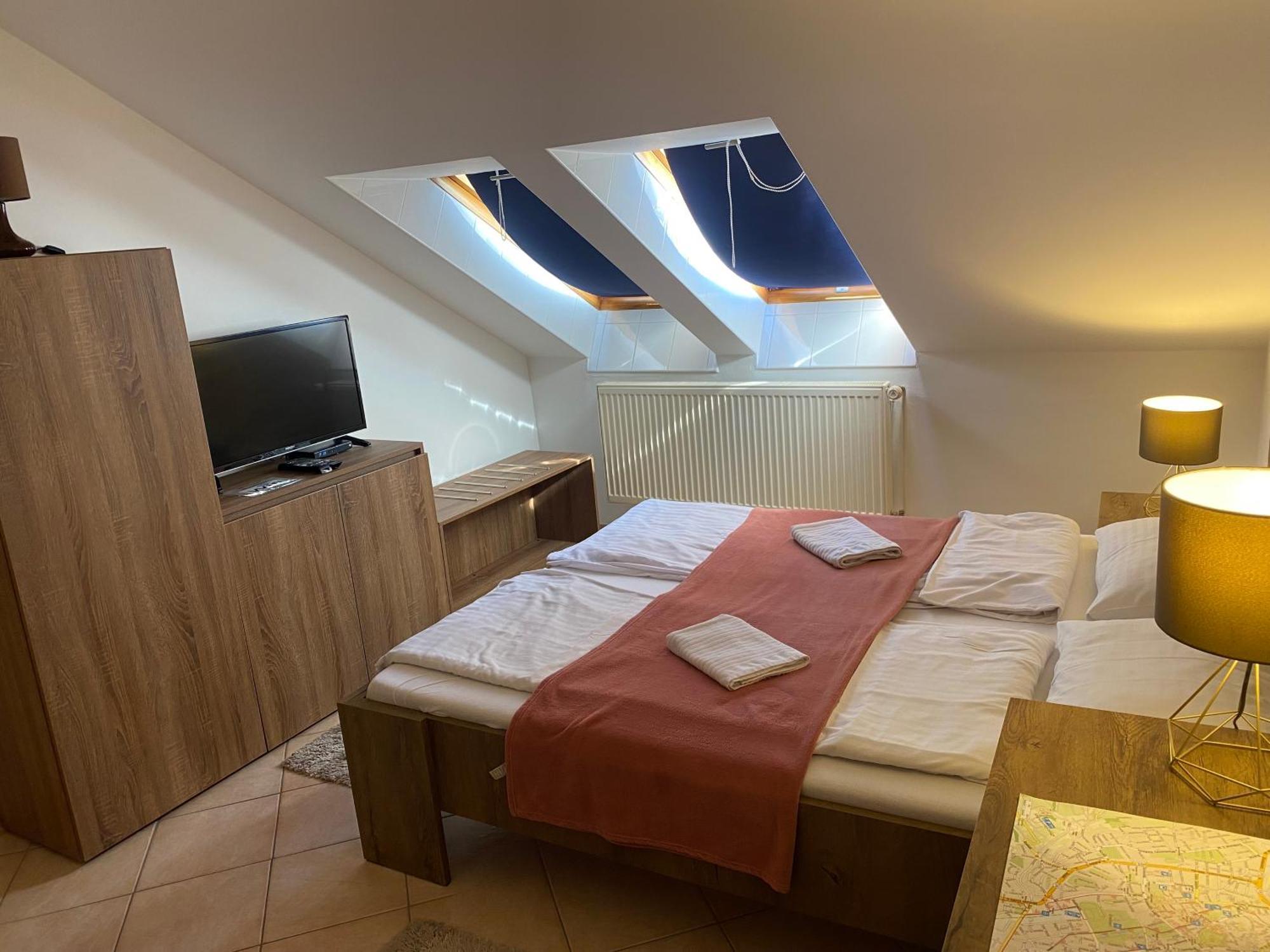 Haus Lucia Apartment Eger Luaran gambar
