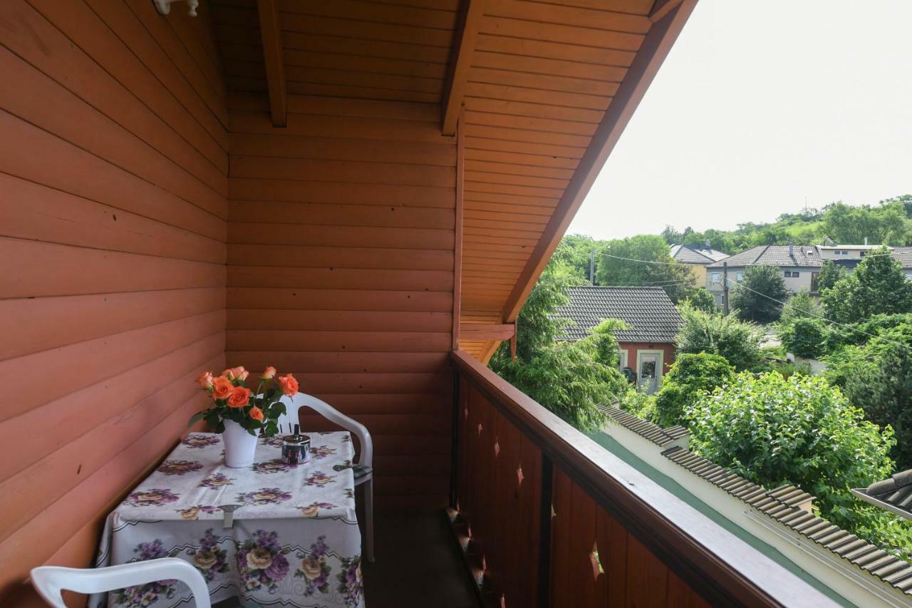 Haus Lucia Apartment Eger Luaran gambar