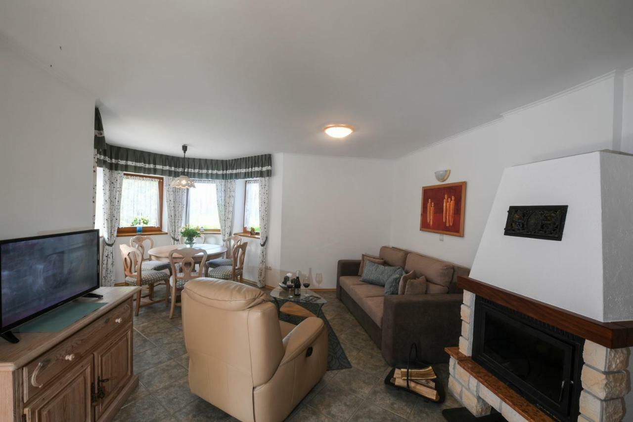 Haus Lucia Apartment Eger Luaran gambar
