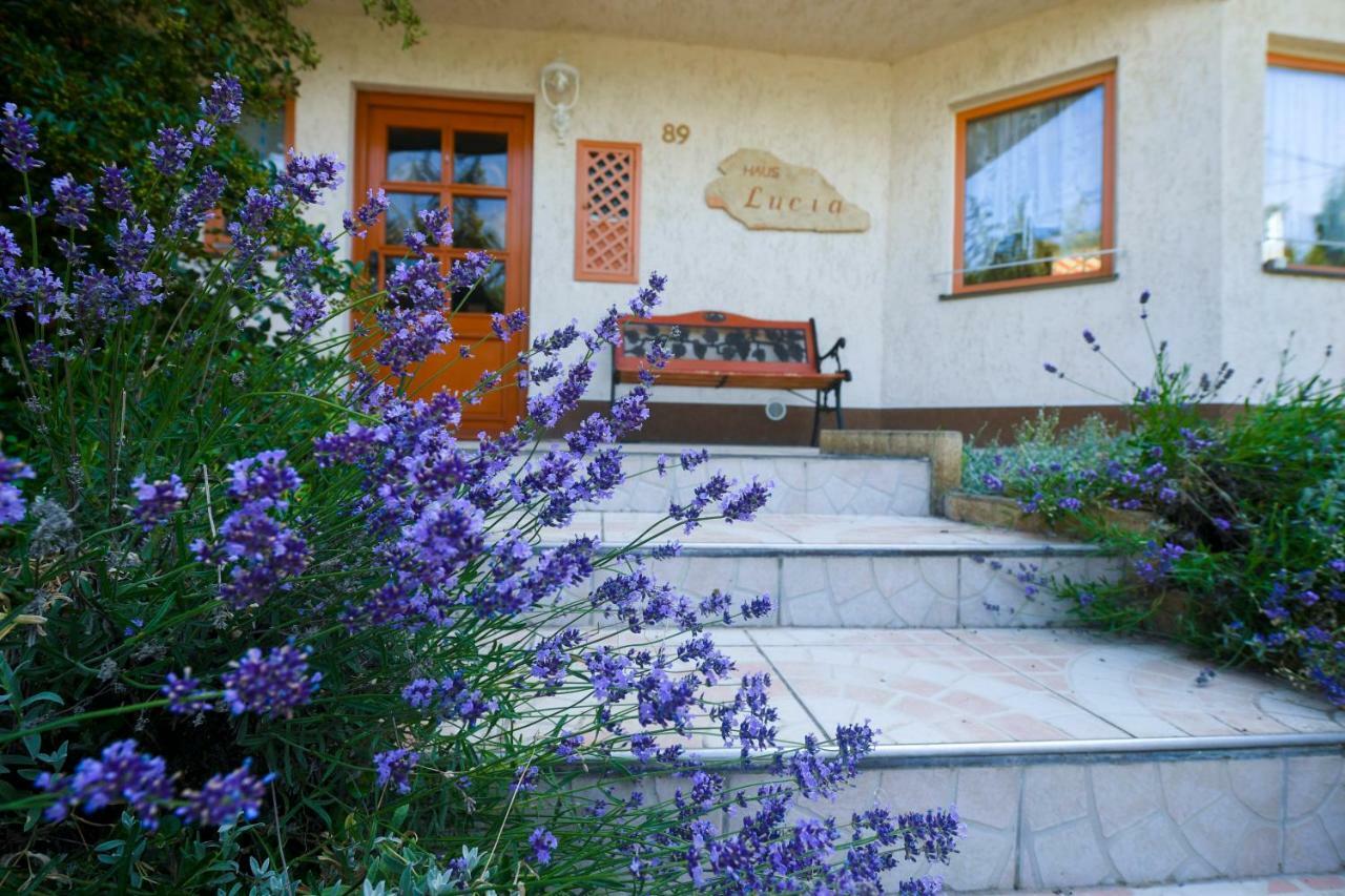 Haus Lucia Apartment Eger Luaran gambar