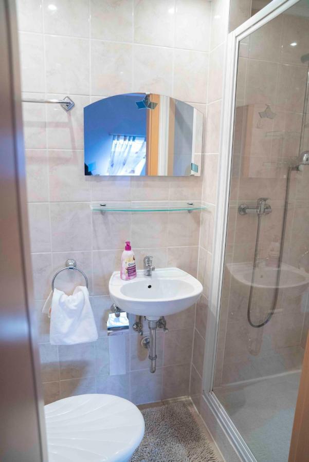 Haus Lucia Apartment Eger Luaran gambar