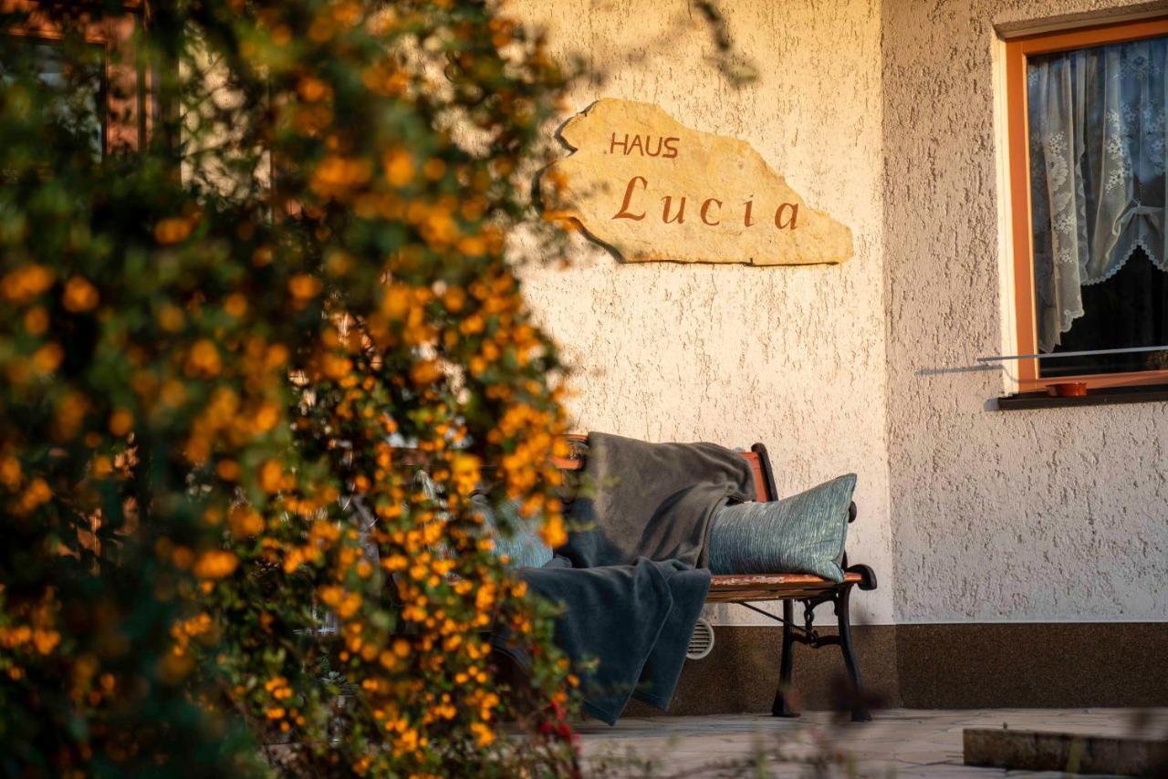 Haus Lucia Apartment Eger Luaran gambar